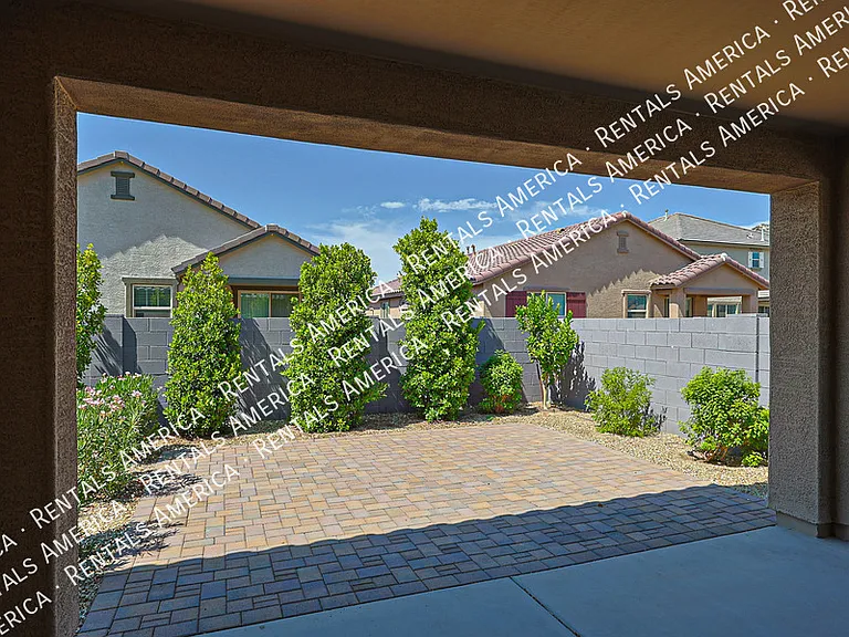 10218 W Piccadilly Rd — Photo 30