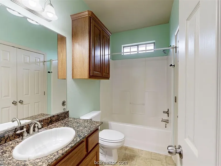 211 Forest Dr #C — Photo 24