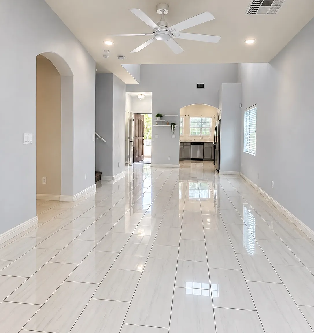 3 bed, 1996 sqft, $2,499 — Photo 4