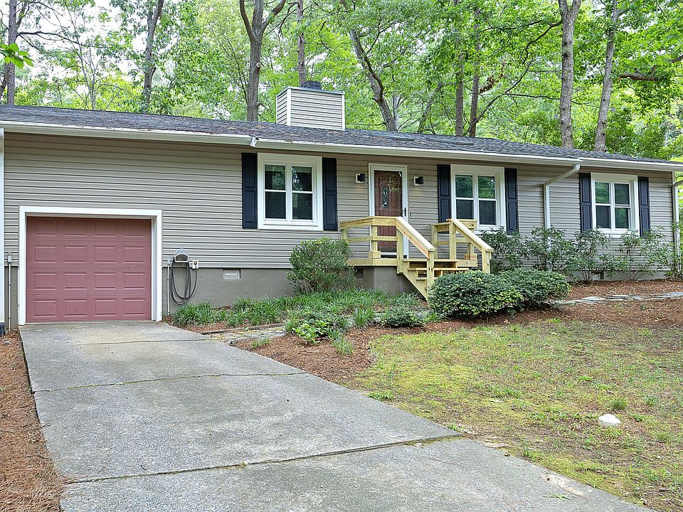 1st image of 200 Honeysuckle Ln