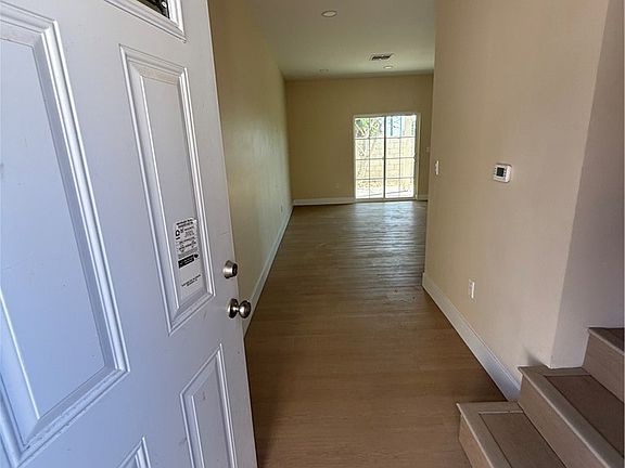 3rd image of 11844 Hollyview Dr