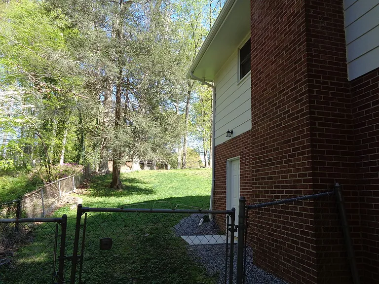 675 Alpine Rd — Photo 20