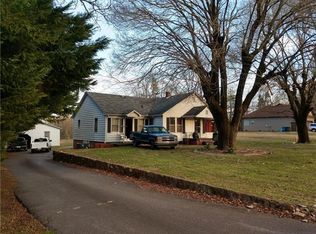 534 29th Avenue Dr NW, Hickory, NC 28601