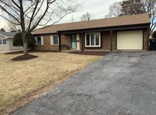 5 Guilford Rd, Montgomery, IL 60538