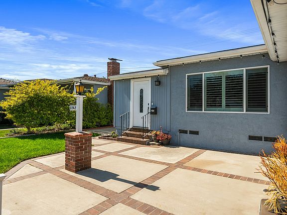 4th image of 22421 Marjorie Ave