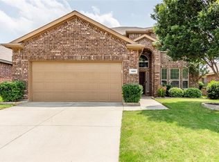 525 Partridge Dr, Aubrey, TX 76227
