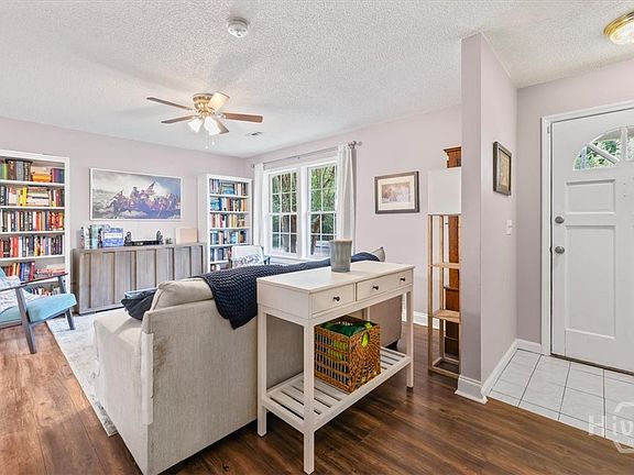 5th image of 896 Hayden Drive