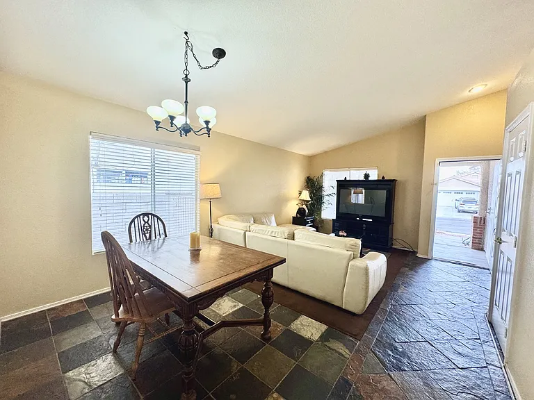 95 Tanglewood Dr — Photo 6