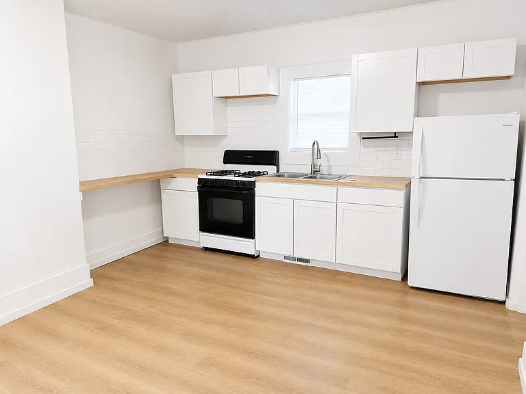 122 N 22nd St #1 — Photo 5