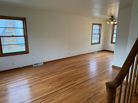 2nd image of 1158 Meadowbrook Ave SE