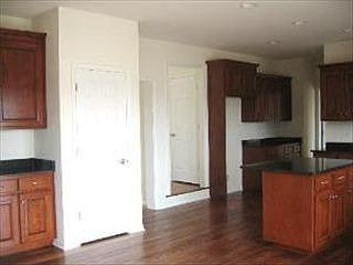3rd image of 20925 Barker St