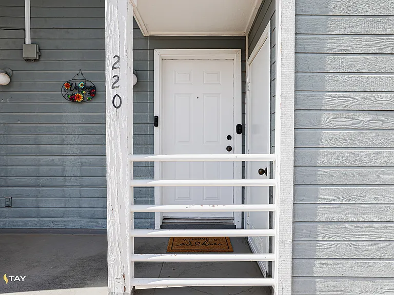 1505 N Center St #220 — Photo 32