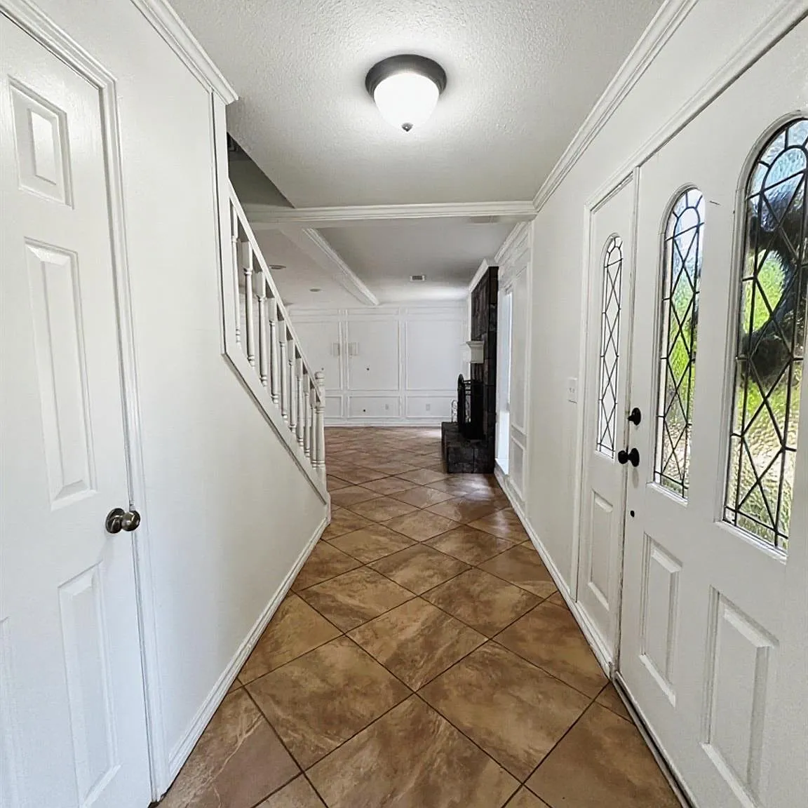 4 bed, 2.5 bath, 2397 sqft, $2,299 — Photo 4