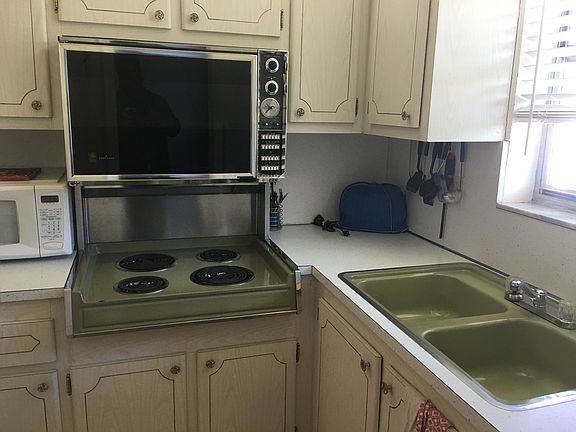 4th image of 1550 N 12th Ct APT 6B