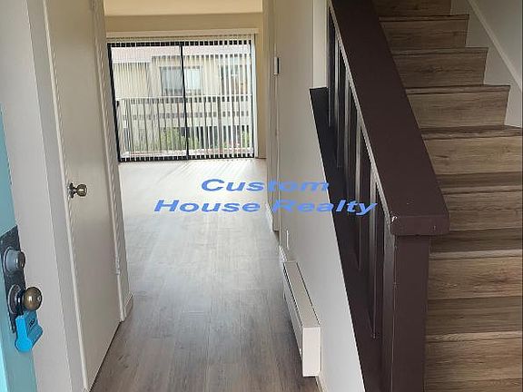2nd image of 415 Dela Vina Ave APT D
