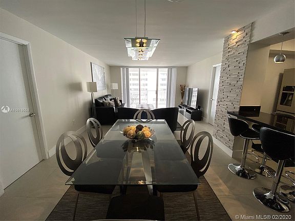 3rd image of 18041 N Biscayne Blvd #1002