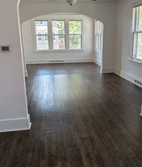 4859 Burt St — Photo 4