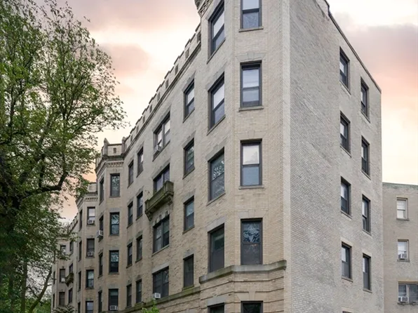 51 Park Dr APT 11, Boston, MA 02215