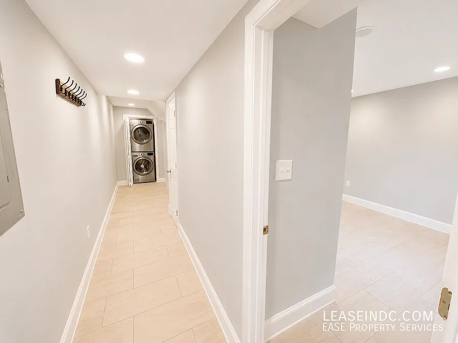 2 bed, 740 sqft, $2,000 — Photo 3
