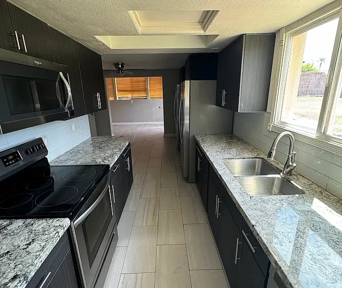 1107 E Broadmor Dr — Photo 1