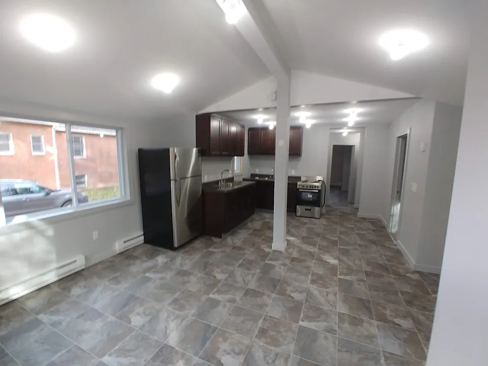 3 Temple Ln