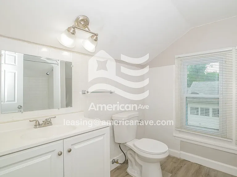 64976_012_main_bathroom_13873228.jpg