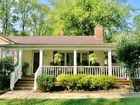 3rd image of 6847 Wes Curt Ln