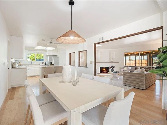 3rd image of 448 W Redondo Dr