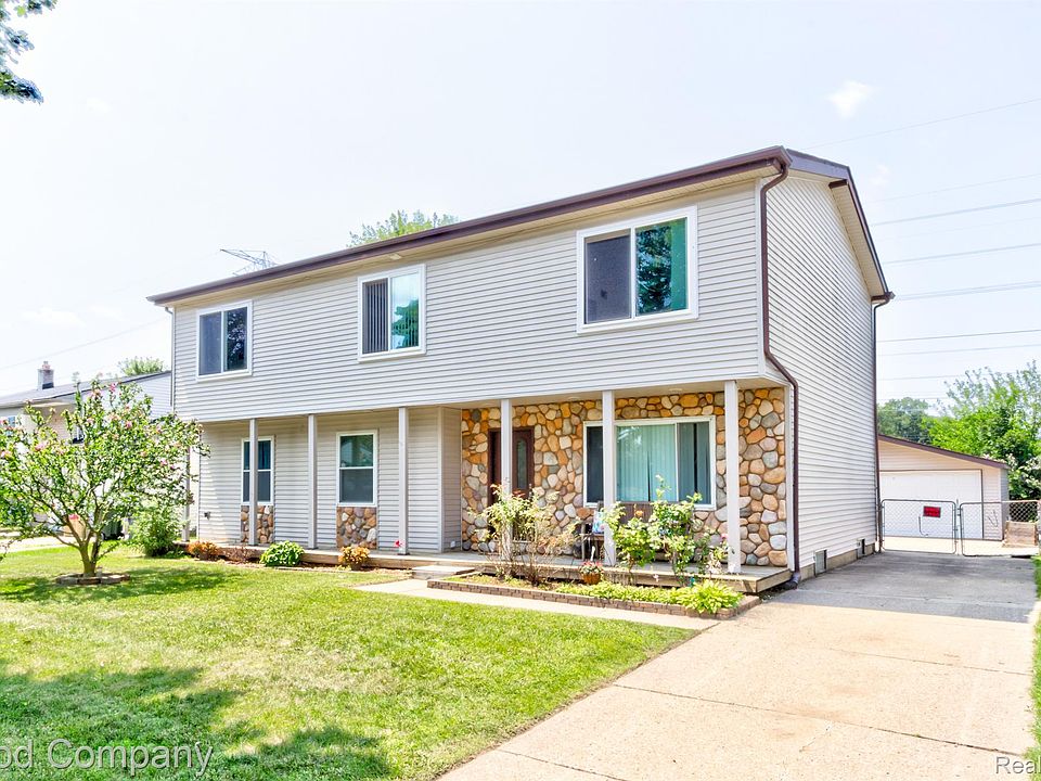 1st image of 42755 Buckingham Dr