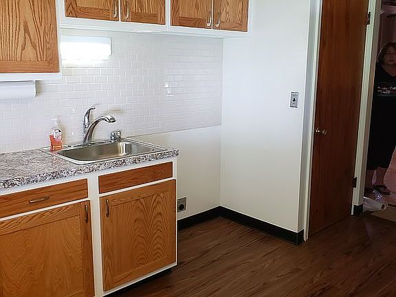 5th image of 4916 N Edgebrook Dr