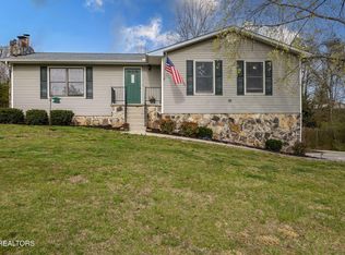 222 Edith Ln, Lenoir City, TN 37771