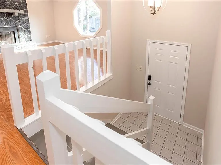 4049 Leicester Dr NE — Photo 2