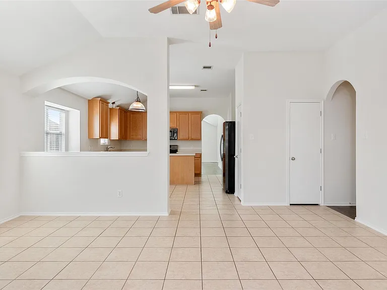 1117 Alexandria Way — Photo 9