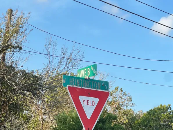 0 N AVE B LOT 8-17, Beeville, TX 78102