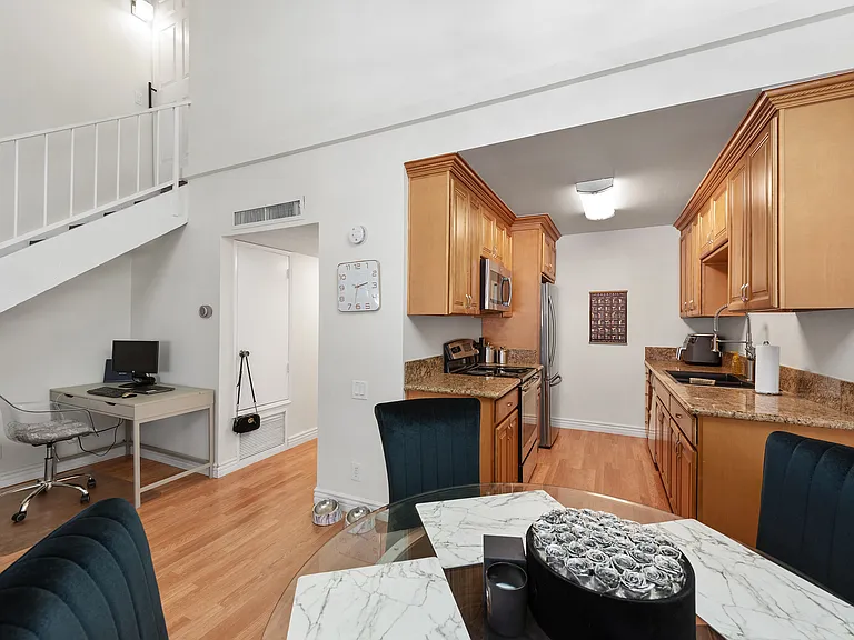 5460 White Oak Ave #B309 — Photo 20