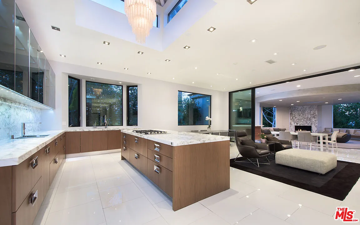 4 bed, 7.0 bath, 5508 sqft, $75,000 — Photo 2