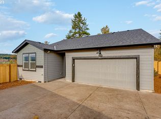 407 E 4th St, Lowell, OR 97452