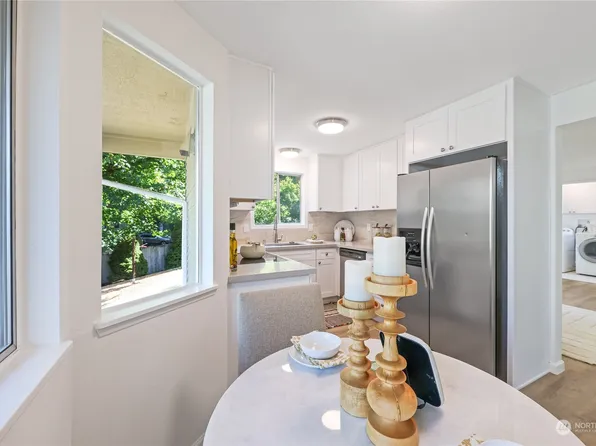 12302 107th Place NE, Kirkland, WA 98034