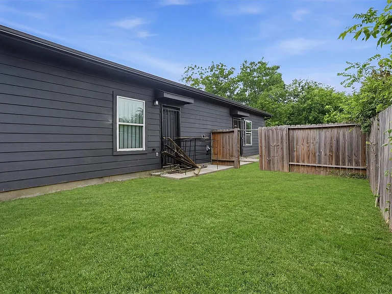 319 N Carolina St #B — Photo 17