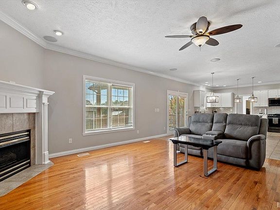 3rd image of 4422 Wynbrooke Dr