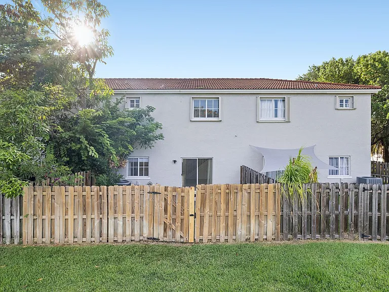 14261 SW 126th Pl — Photo 22