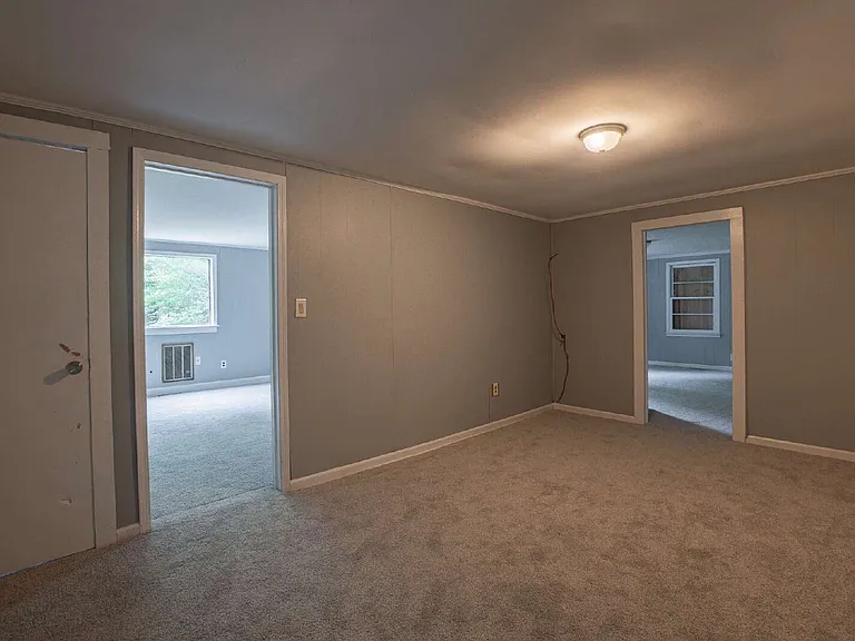 5570 Keith Rd — Photo 13