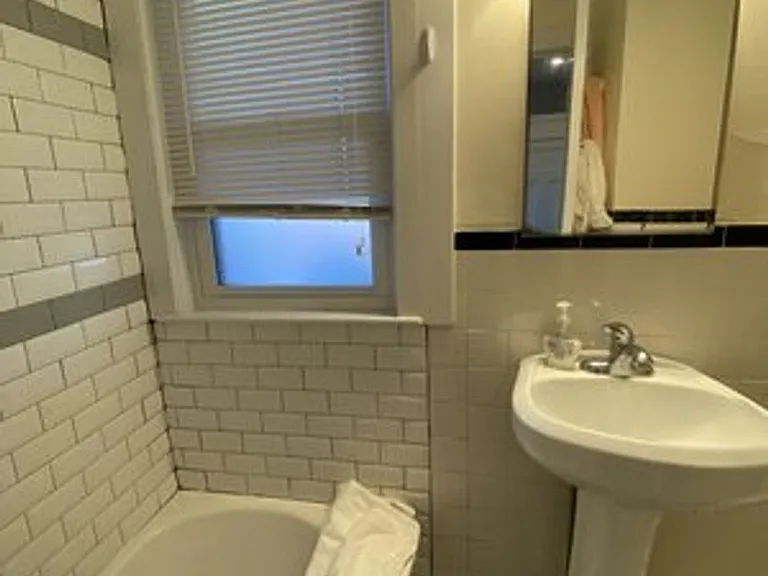 14 Chiswick Rd #1L — Photo 6