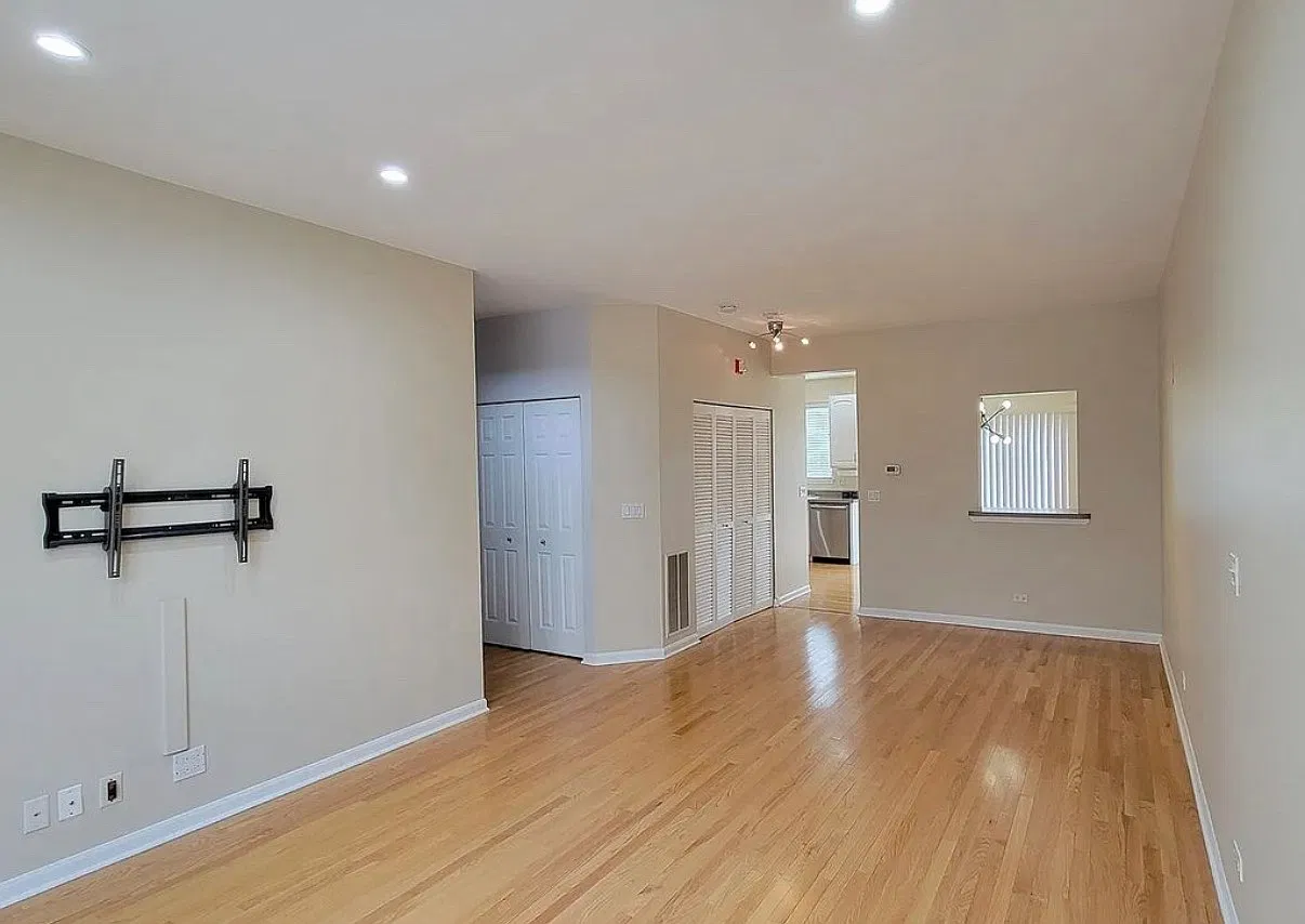 2 bed, 1608 sqft, $3,000 — Photo 4