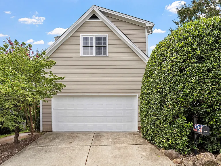 2.5 car garage