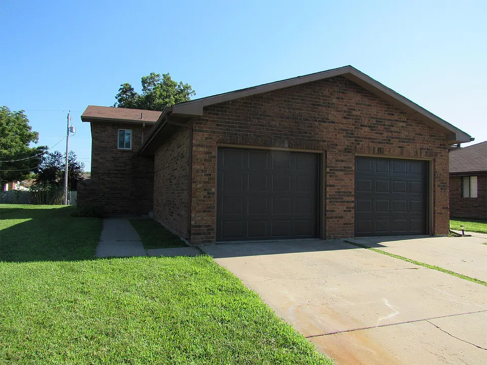 1430 E Beloit Ave #2