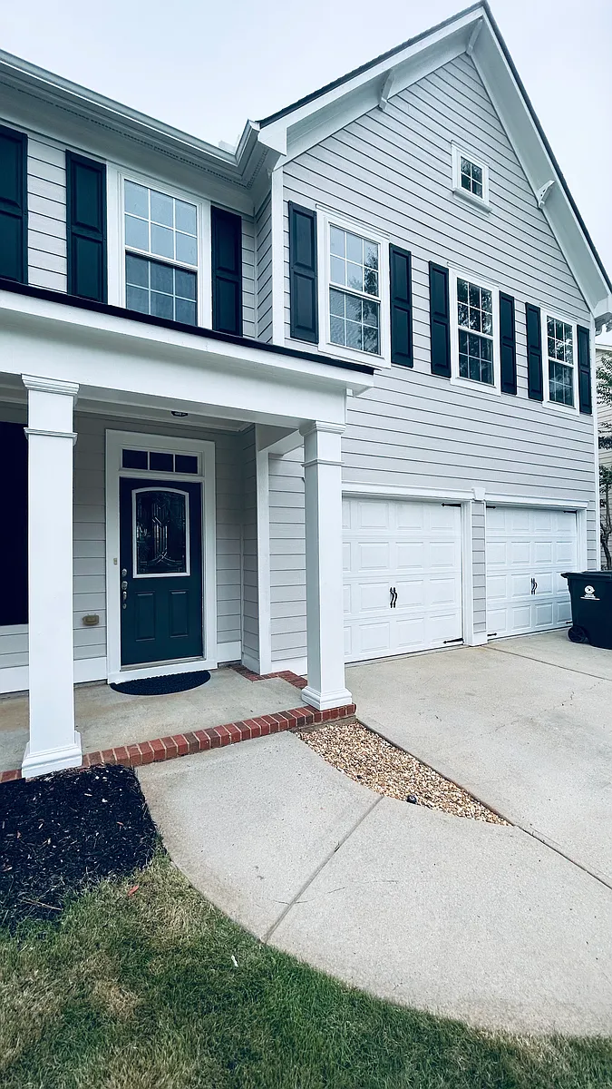 Building Photo - 317 Revolution Dr
