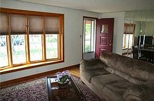 3rd image of 114 Laurentian Dr