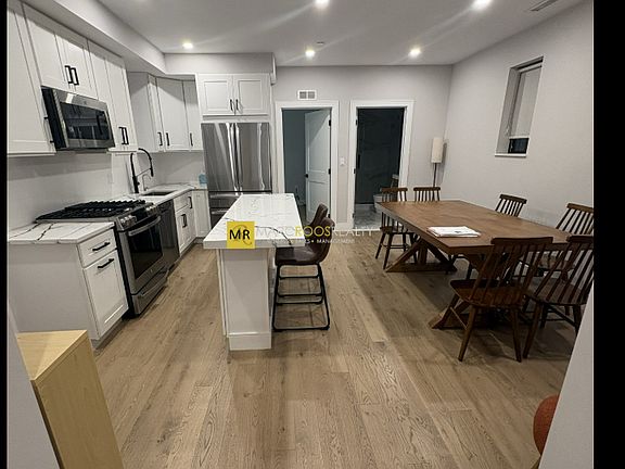 5th image of 169 Maverick St #2A