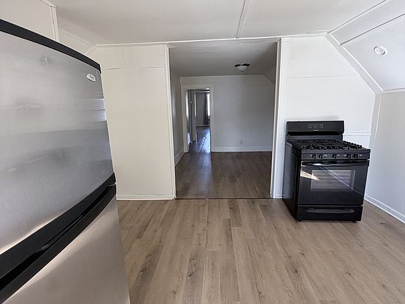 3rd image of 2210 W Iowa St #2